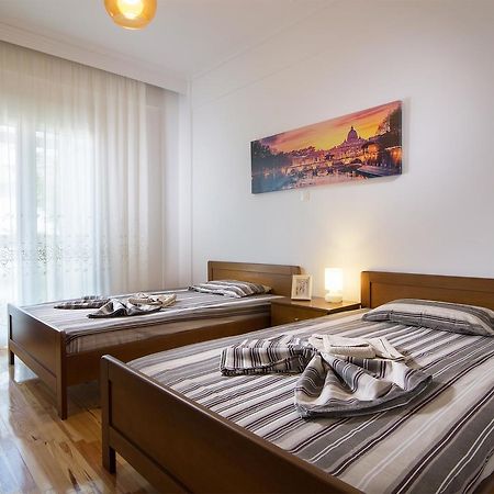 Michalis Apartments Polýgyros Exteriör bild