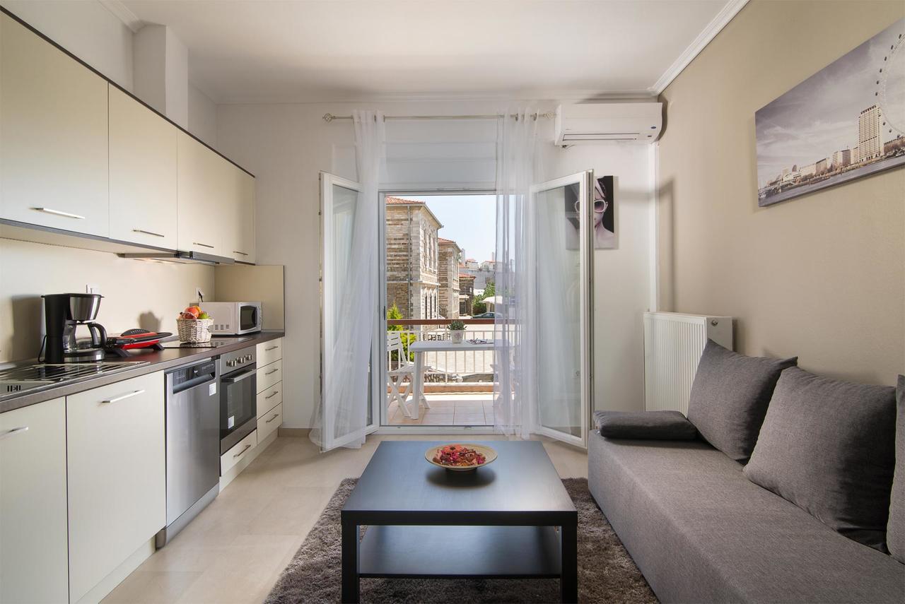 Michalis Apartments Polýgyros Exteriör bild