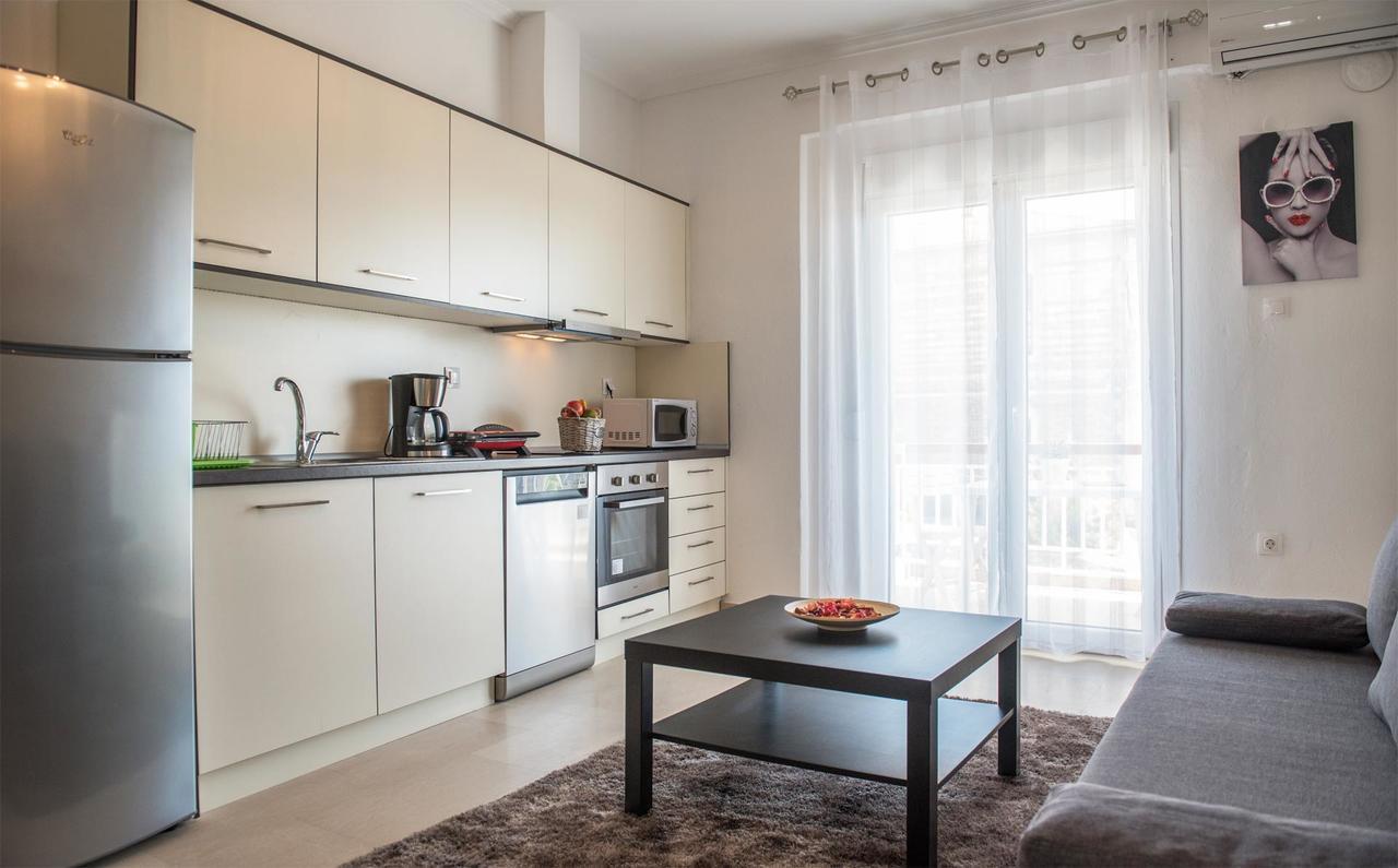 Michalis Apartments Polýgyros Exteriör bild