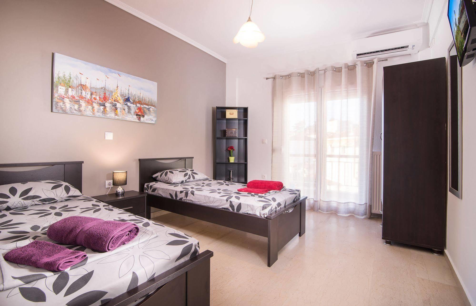 Michalis Apartments Polýgyros Exteriör bild