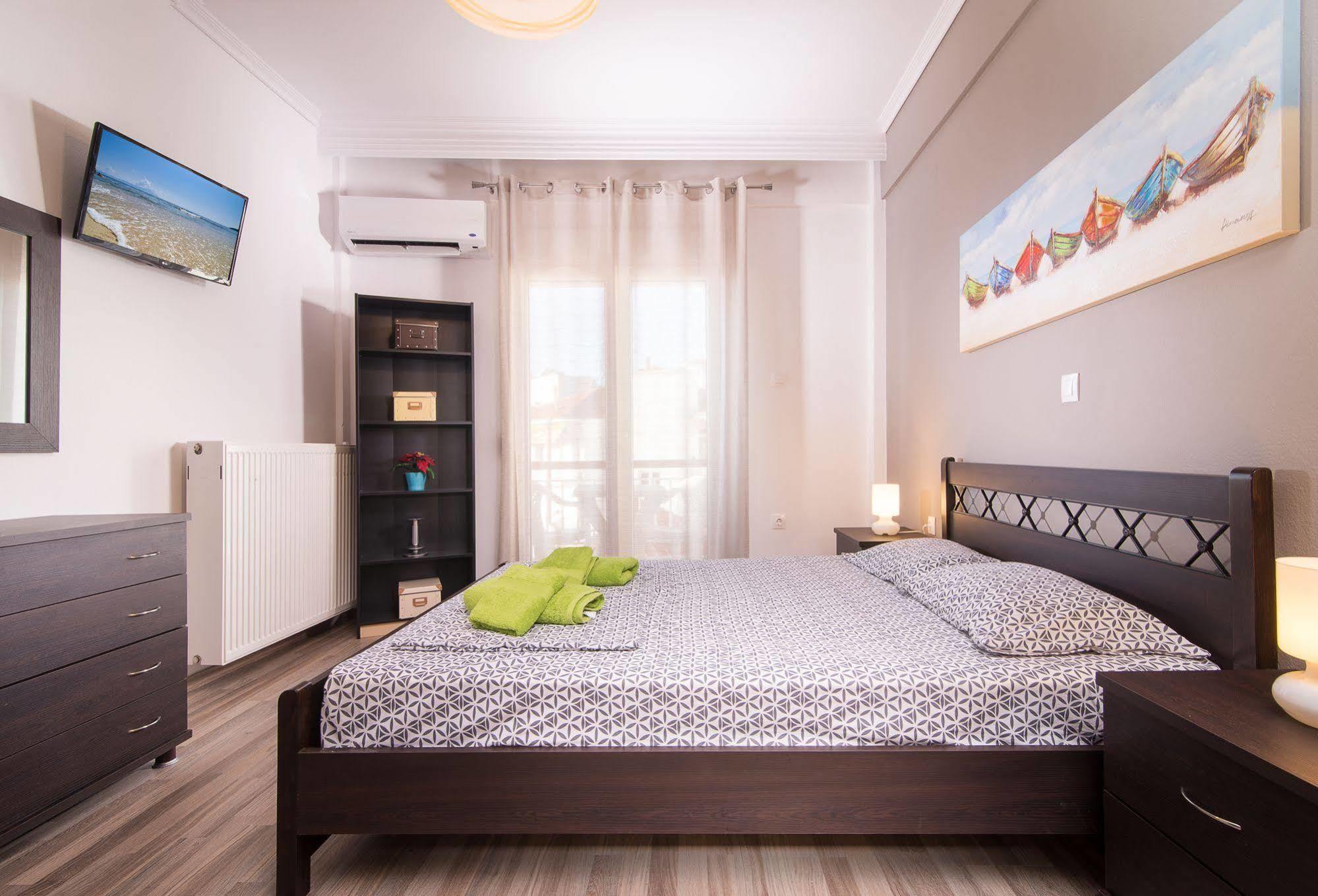 Michalis Apartments Polýgyros Exteriör bild